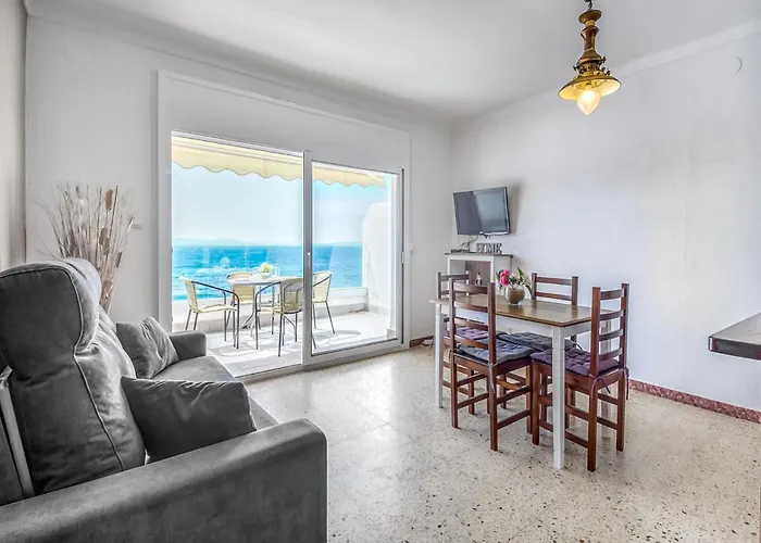 Apartmán Beachfront In Platja Almadrava *